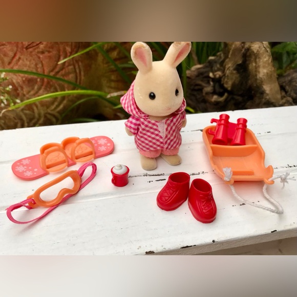 Calico Critters Winter Sports Fun Bunny Rabbit Figure Snowboarder Accessories - Picture 3 of 9